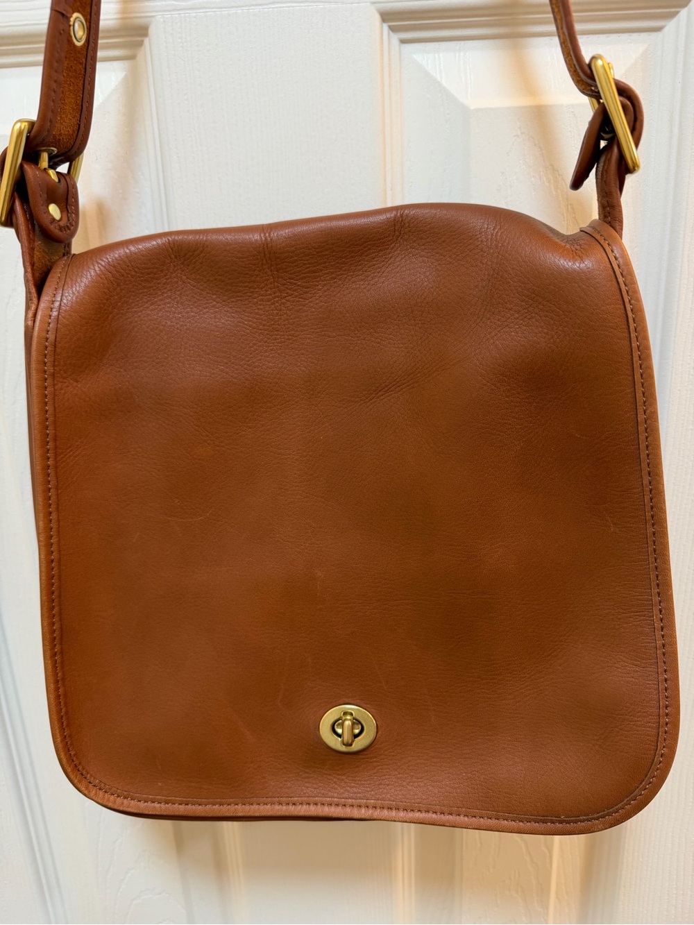 Vintage Coach Classic Brown Leather Shoulder Bag - Picture 2 of 5